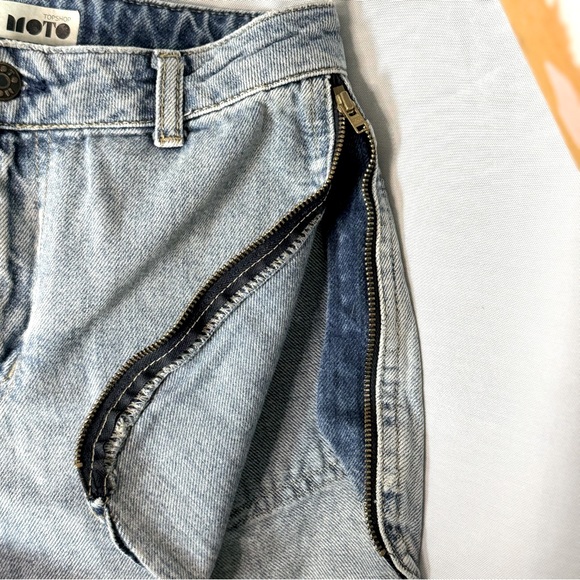 TOPSHOP Retro Denim Shorts - Picture 4 of 6